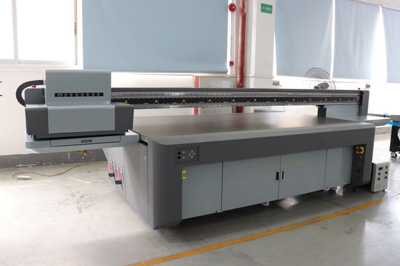 2500mm الحد الأقصى لسرعة الوسائط الطابعة ذات الشكل الكبير مع تكنولوجيا انكجيت بييزو الكهربائية وبرنامج ريب للطباعة