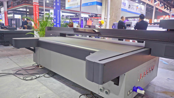 طابعة LED UV ذات الجودة الدقيقة للمواد المختلفة